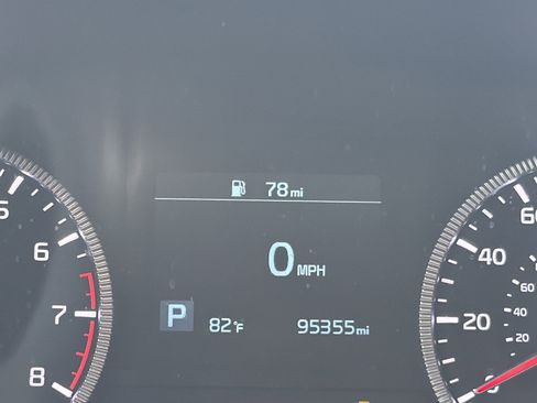 Used 2020 Kia Telluride LX FWD image 12