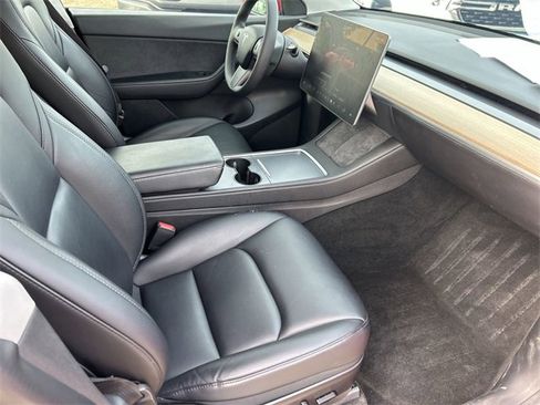 Used 2022 Tesla Model Y Performance image 12