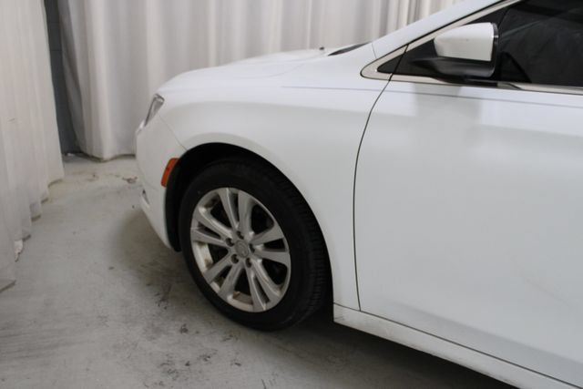 Used 2015 Chrysler 200 Limited FWD image 28