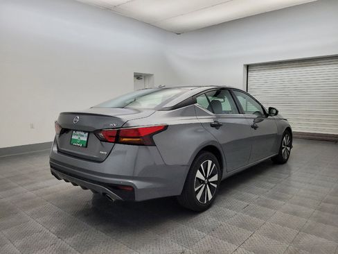 Used 2019 Nissan Altima 2.5 SV image 9