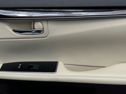 Used 2018 Lexus ES 350 w/ Premier Package image 93