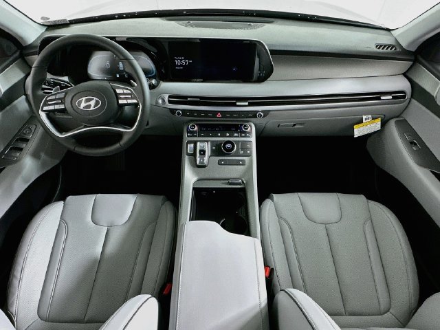 Used 2025 Hyundai Palisade SEL FWD image 14