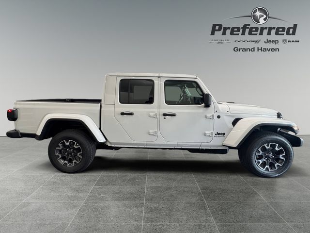 Used 2026 Jeep Gladiator Mojave AWD/4WD image 9