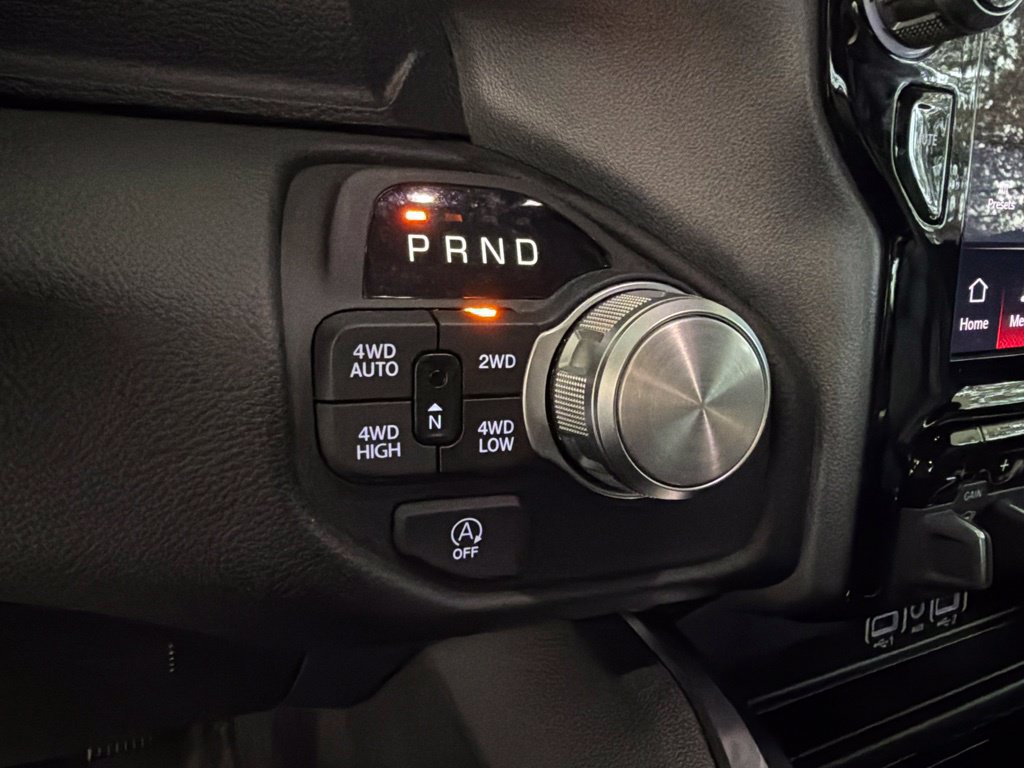 Used 2025 RAM 1500 Laramie w/ Sport Appearance Package AWD/4WD image 9