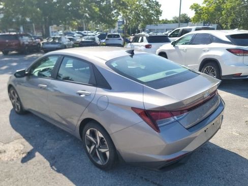 Certified 2023 Hyundai Elantra SEL w/ Convenience Package FWD image 3