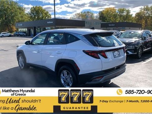 Certified 2025 Hyundai Tucson SE image 3