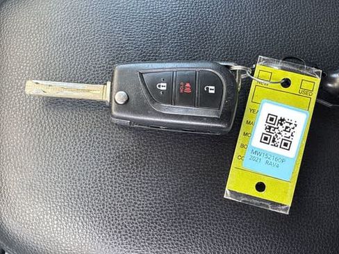 Used 2021 Toyota RAV4 LE FWD image 35