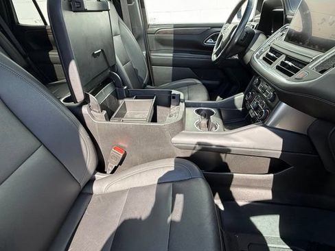 Used 2022 Chevrolet Tahoe Z71 w/ Luxury Package AWD/4WD image 22