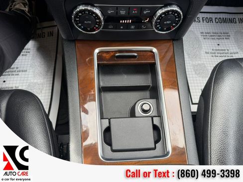 Used 2013 Mercedes-Benz GLK 350 4MATIC image 25