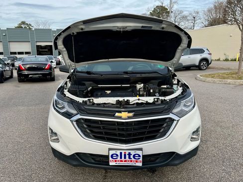Used 2021 Chevrolet Equinox LS w/ LS Convenience Package image 9