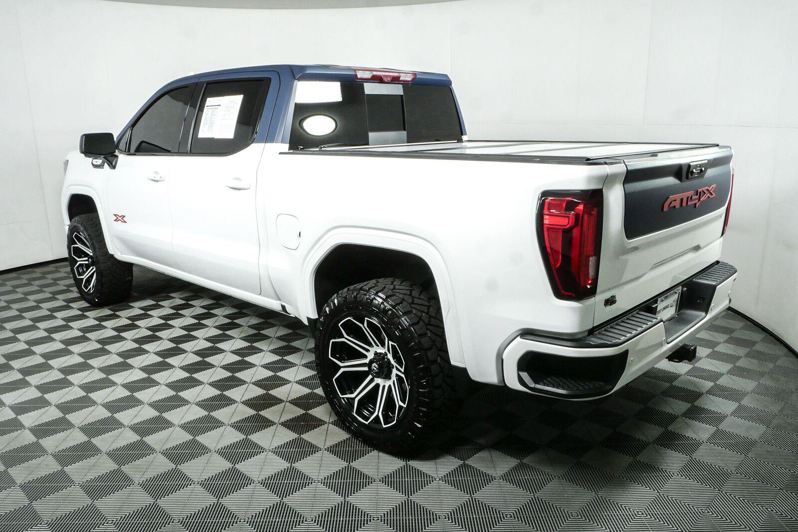 Used 2022 GMC Sierra 1500 AT4X AWD/4WD image 29