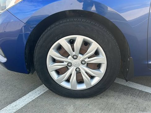 Used 2019 Hyundai Accent SE FWD image 6