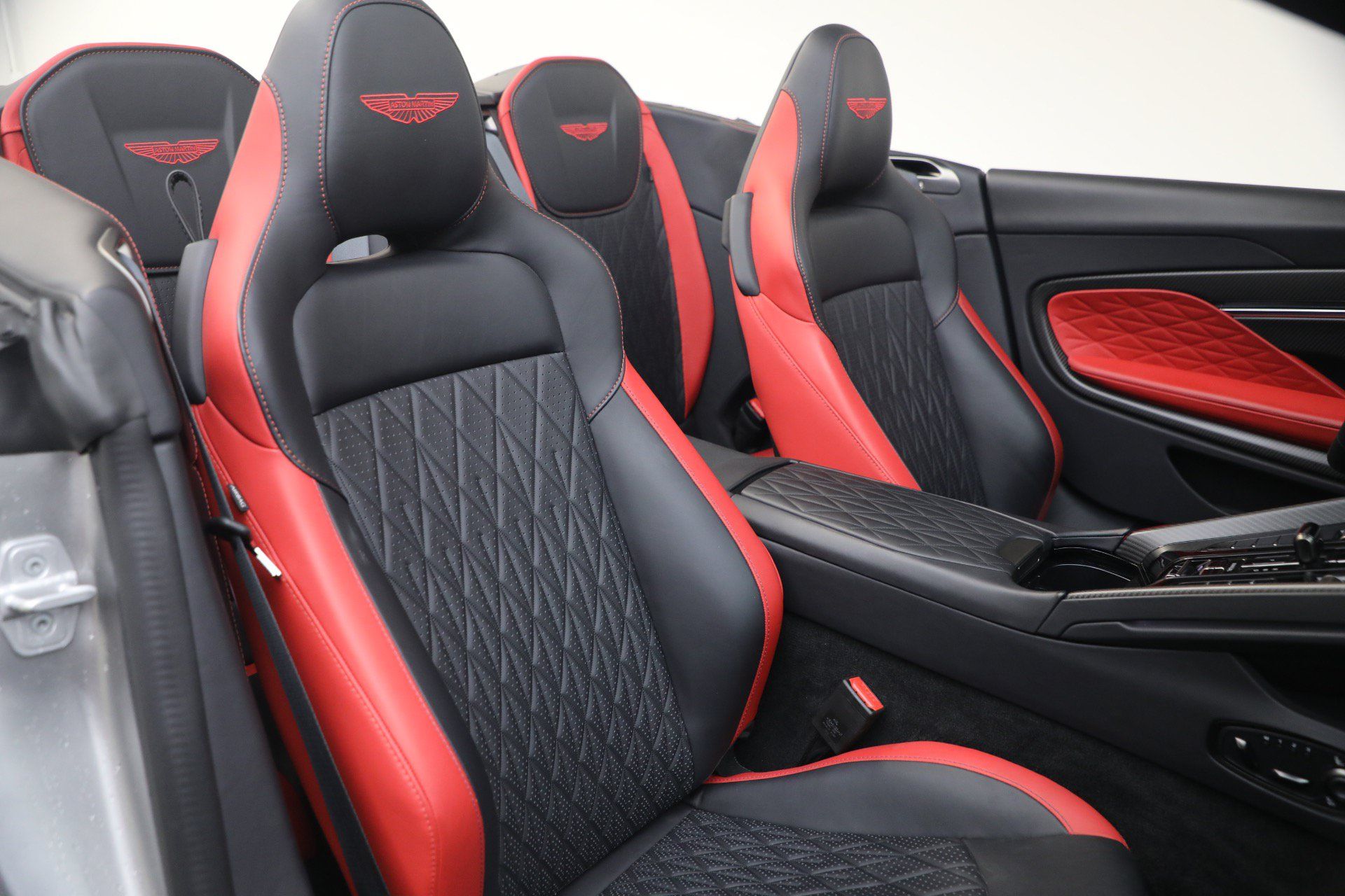 Used 2024 Aston Martin DB12 Convertible RWD image 29