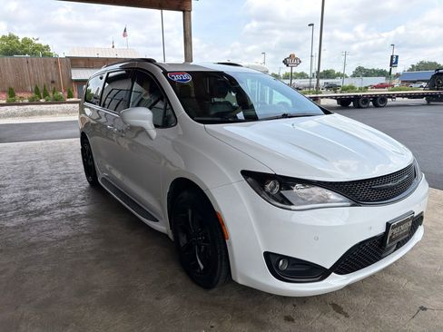Used 2020 Chrysler Pacifica Touring-L w/ Advanced Safetytec Group AWD/4WD image 21