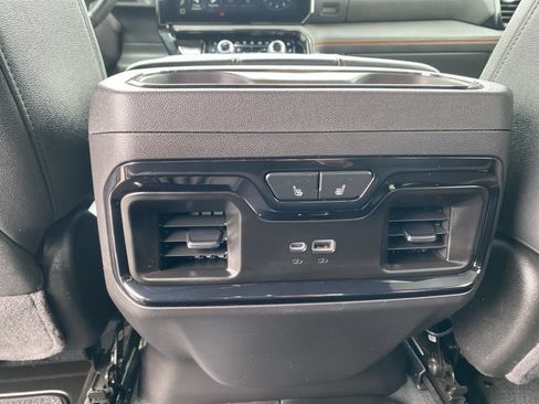 Used 2025 GMC Sierra 1500 AT4 w/ AT4 Premium Package AWD/4WD image 30
