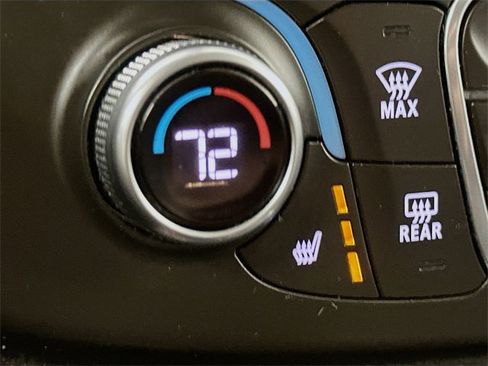 Used 2018 Chevrolet Traverse LT image 15