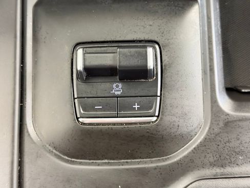 Used 2024 GMC Sierra 3500 Denali Ultimate AWD/4WD image 48