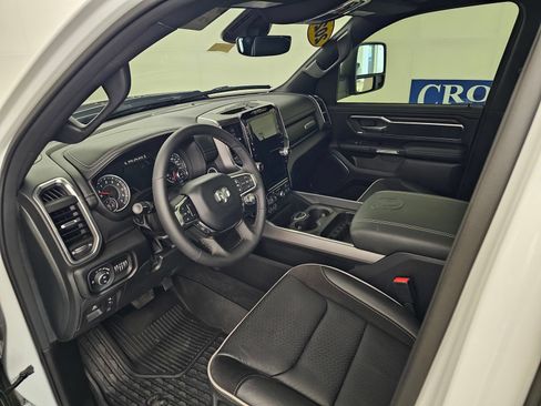 Used 2025 RAM 1500 Laramie w/ Sport Appearance Package AWD/4WD image 3