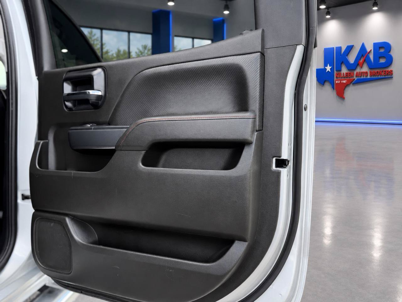 Used 2014 GMC Sierra 1500 SLT w/ All-Terrain Package AWD/4WD image 23