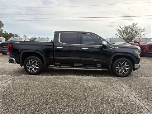 Used 2024 GMC Sierra 1500 SLT w/ SLT Premium Plus Package AWD/4WD image 7