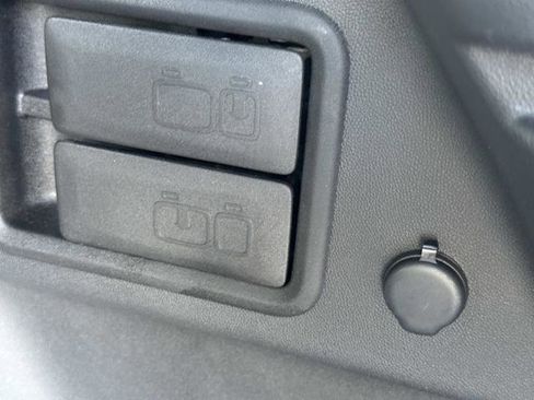 Used 2023 Chevrolet Equinox RS AWD/4WD image 31