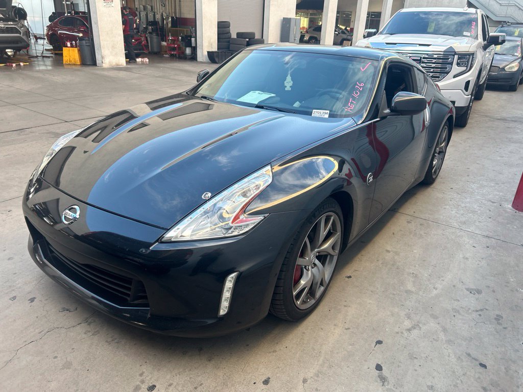 Used 2017 Nissan 370Z Coupe RWD image 1
