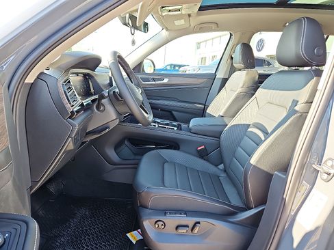 New 2026 Volkswagen Atlas SEL image 12