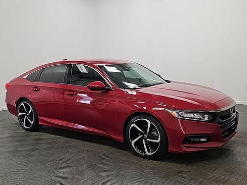 Used 2019 Honda Accord Sport image 2