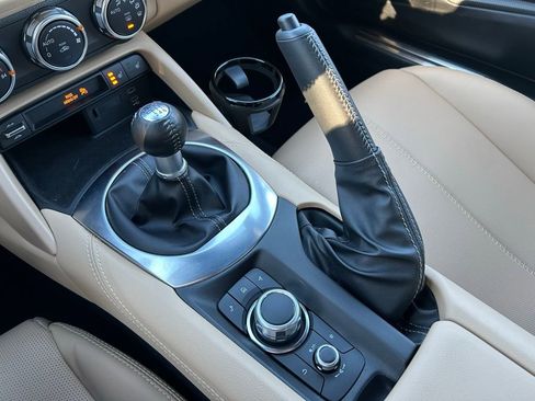 Used 2024 MAZDA MX-5 Miata RF Grand Touring image 25