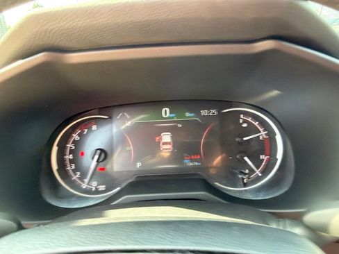 Used 2025 Toyota RAV4 LE FWD image 27
