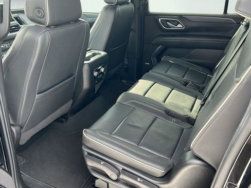Used 2024 GMC Yukon XL SLT image 21
