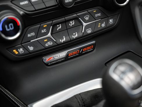 Used 2019 Chevrolet Corvette Z06 RWD image 70
