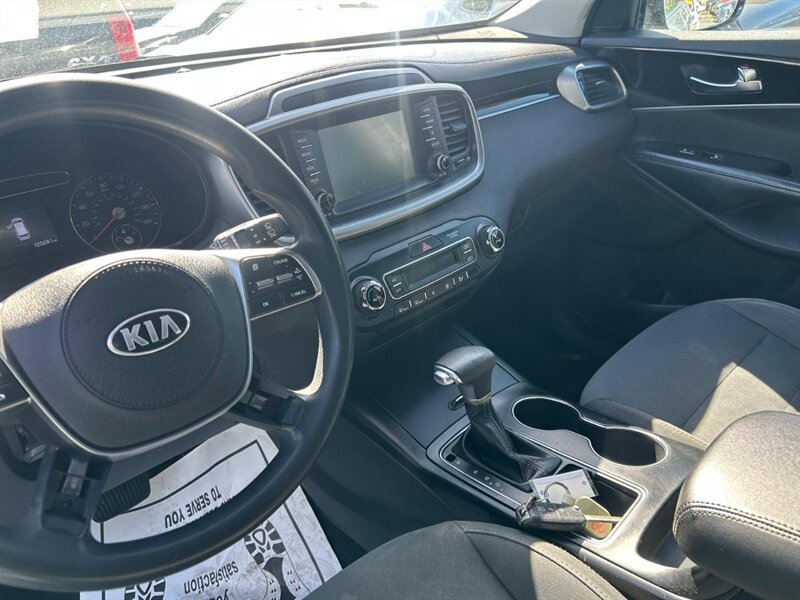 Used 2019 Kia Sorento AWD V6 image 10