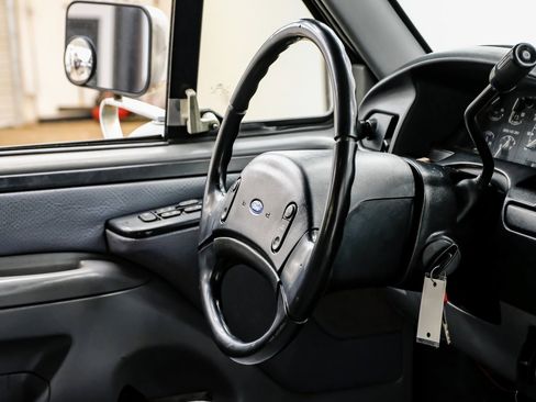 Used 1997 Ford F350 XLT image 16