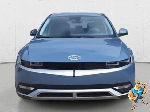 Used 2024 Hyundai Ioniq 5 SE image 2