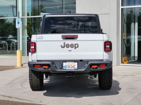 Used 2021 Jeep Gladiator Mojave AWD/4WD image 6