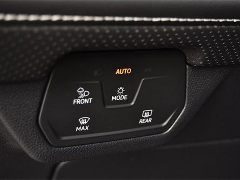 New 2026 Volkswagen Atlas Cross Sport SE image 11