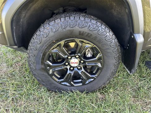 Used 2024 GMC Canyon Elevation w/ Convenience Package image 10