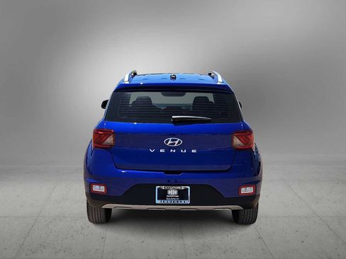 Used 2026 Hyundai Venue SEL FWD image 7