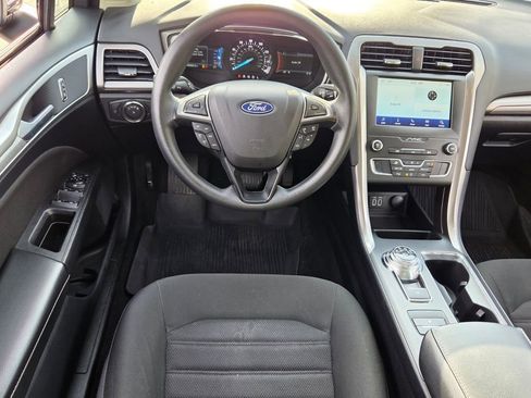 Used 2020 Ford Fusion SE FWD image 12