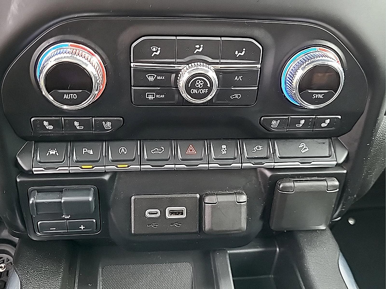 Used 2021 GMC Sierra 1500 AT4 w/ AT4 Premium Package AWD/4WD image 26