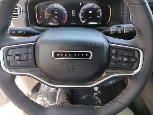Used 2024 Jeep Wagoneer Series II AWD/4WD image 47
