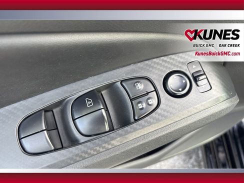 Used 2024 Nissan Altima 2.5 SV w/ SV Premium Package image 9