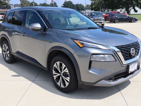 Used 2021 Nissan Rogue SV AWD/4WD image 3