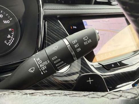 Used 2022 Cadillac XT6 Premium Luxury w/ Technology Package AWD/4WD image 41