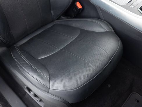 Used 2017 Land Rover Range Rover Evoque SE image 25