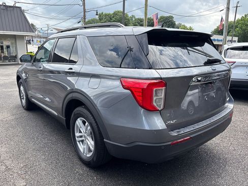 Used 2023 Ford Explorer XLT image 5