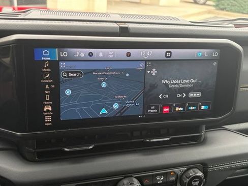 Used 2024 Jeep Wrangler Unlimited Sahara w/ Technology Group AWD/4WD image 21