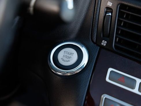 Used 2017 INFINITI Q70 3.7 image 31