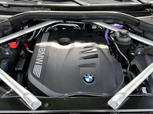 Certified 2024 BMW X7 xDrive40i w/ Premium Package image 32